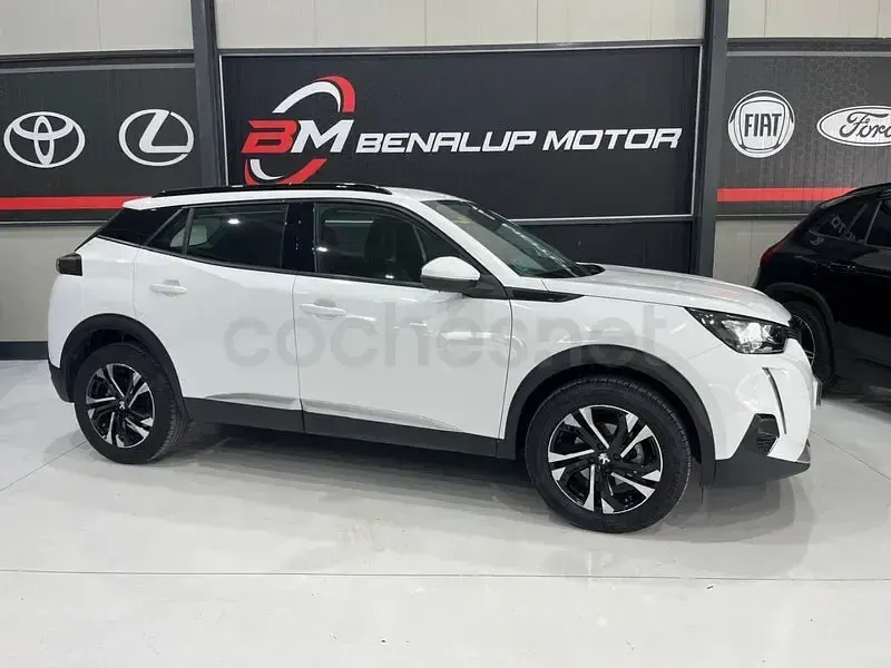 Usado Peugeot 2008 Active 110 CV (80 kW) 2021 Blanco SUV