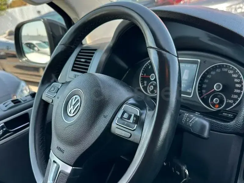 Usado VW Multivan 180 CV (132 kW) 2016 Negro Monovolumen