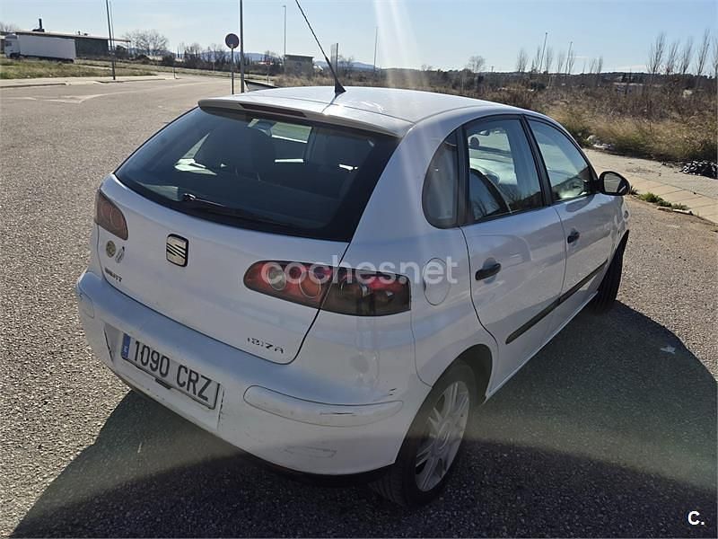 Usado Seat Ibiza 64 CV (47 kW) 2003 Blanco Utilitario