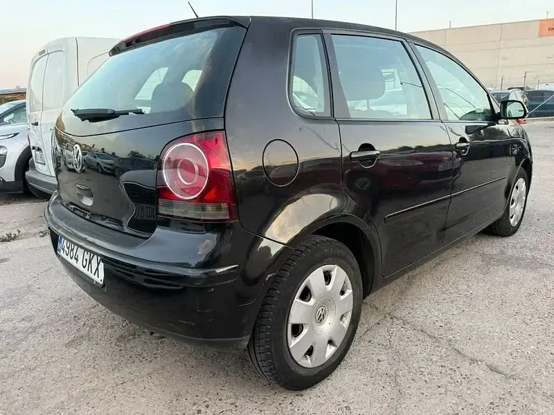 Usado VW Polo United 70 CV (51 kW) 2009 Negro Utilitario