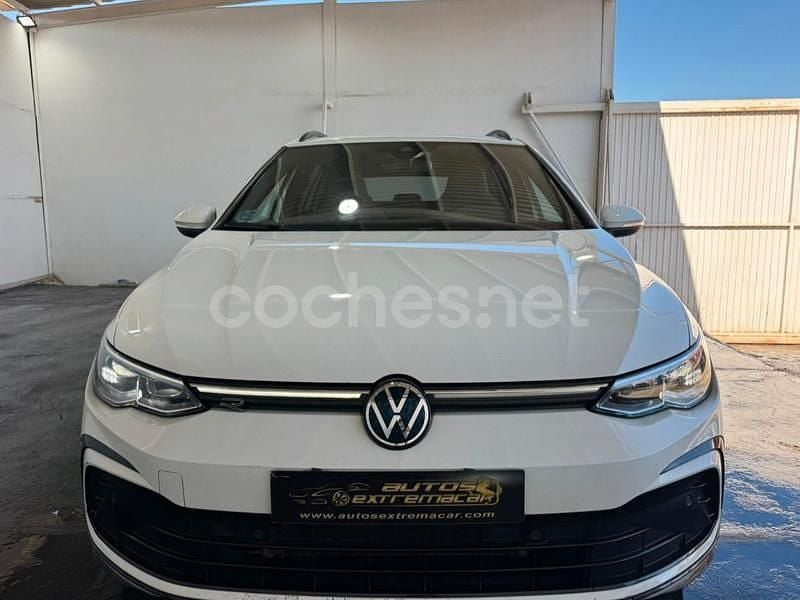 Usado VW Golf VIII R-line 150 CV (110 kW) 2022 Blanco Familiar