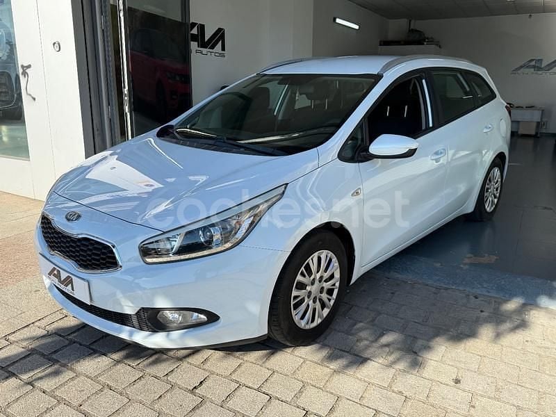 Blanco Usado 2013 Kia Ceed Sportswagon Familiar | 5490 € (Buen precio) - Imagen 1/4
