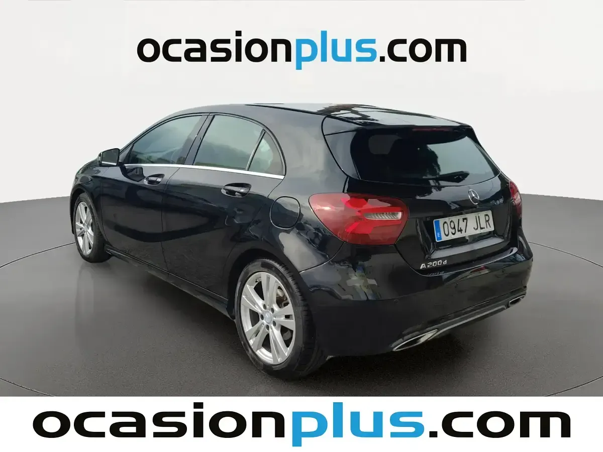 Käytetty Mercedes A200 Urban 136 HP (100 kW) 2016 Musta