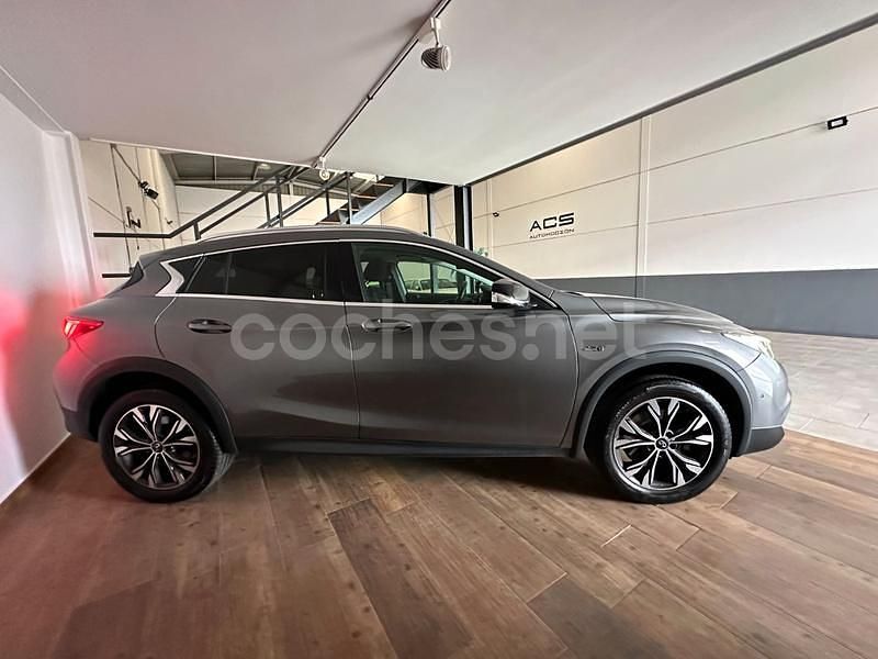 Usado Infiniti QX30 Premium 170 CV (125 kW) 2019 Gris / plata SUV