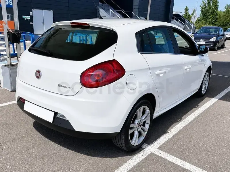 Usado Fiat Bravo Dynamic 120 CV (88 kW) 2010 Blanco Utilitario