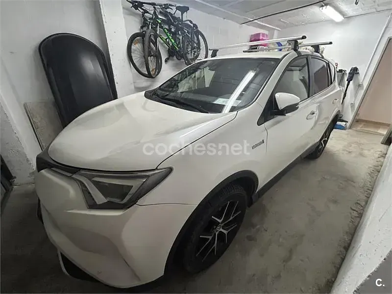 Usado Toyota RAV4 Hybrid Advance 197 CV (144 kW) 2016 Blanco SUV