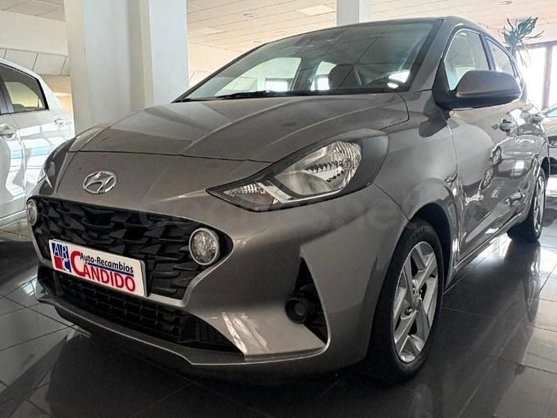 Usado Hyundai i10 67 CV (49 kW) 2022 Gris / plata Utilitario