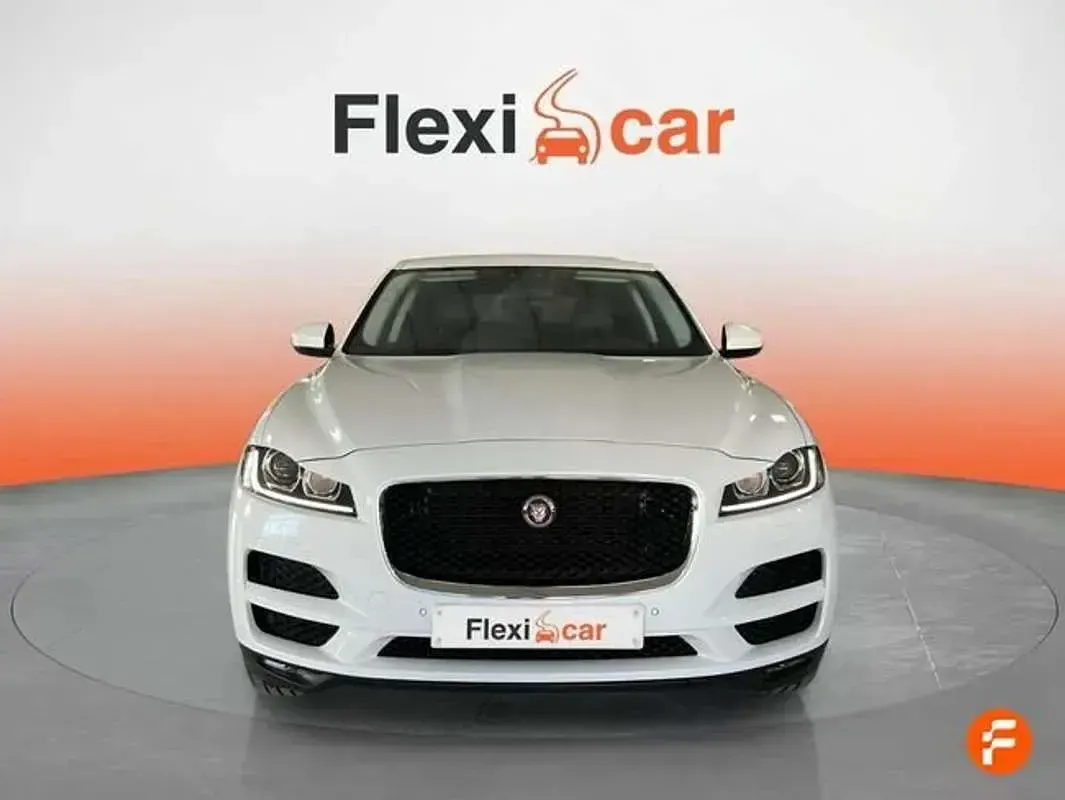 Usado Jaguar F-Pace Prestige 180 CV (132 kW) 2017 Blanco SUV