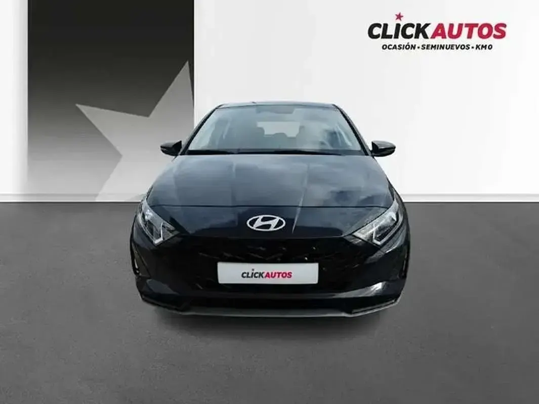 Usado Hyundai i20 101 CV (74 kW) 2025 Gris Utilitario