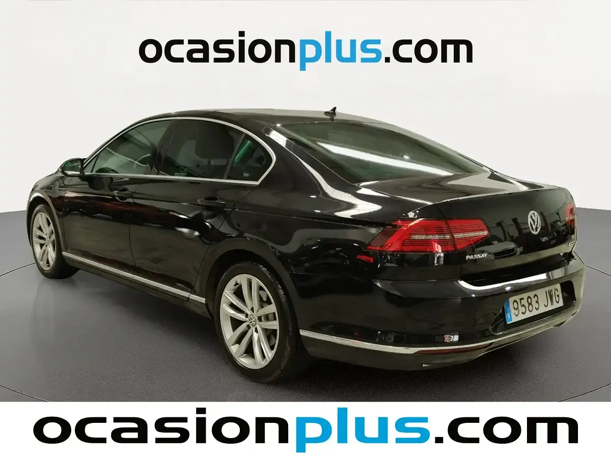 Usado VW Passat Sportline 150 CV (110 kW) 2017 Negro Berlina