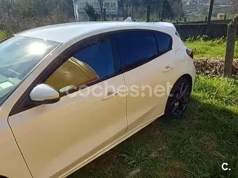 Usado Ford Focus ST 280 CV (205 kW) 2024 Blanco Berlina