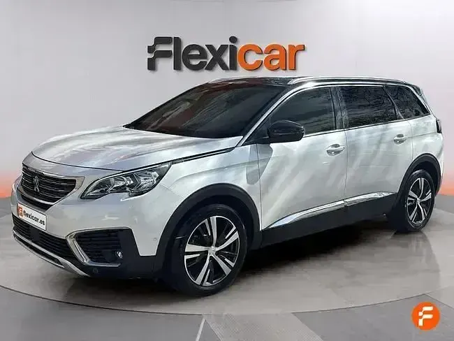 Usado Peugeot 5008 Allure 130 CV (95 kW) 2018 Blanco SUV