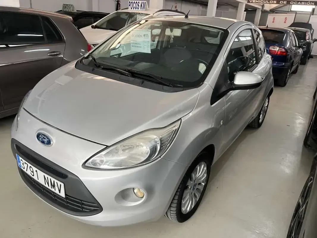 Usado Ford Ka 69 CV (50 kW) 2012 Gris Utilitario