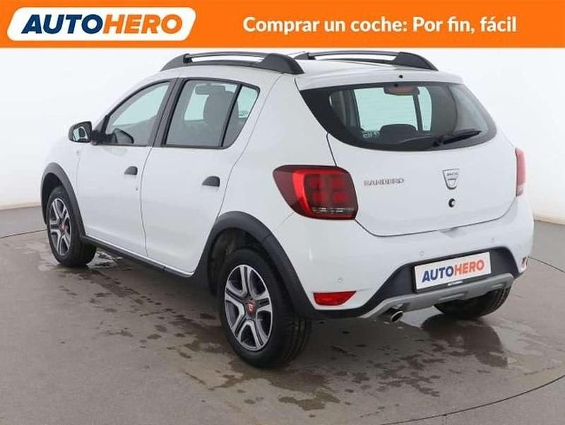Usado Dacia Sandero Comfort 95 CV (69 kW) 2019 Blanco Utilitario