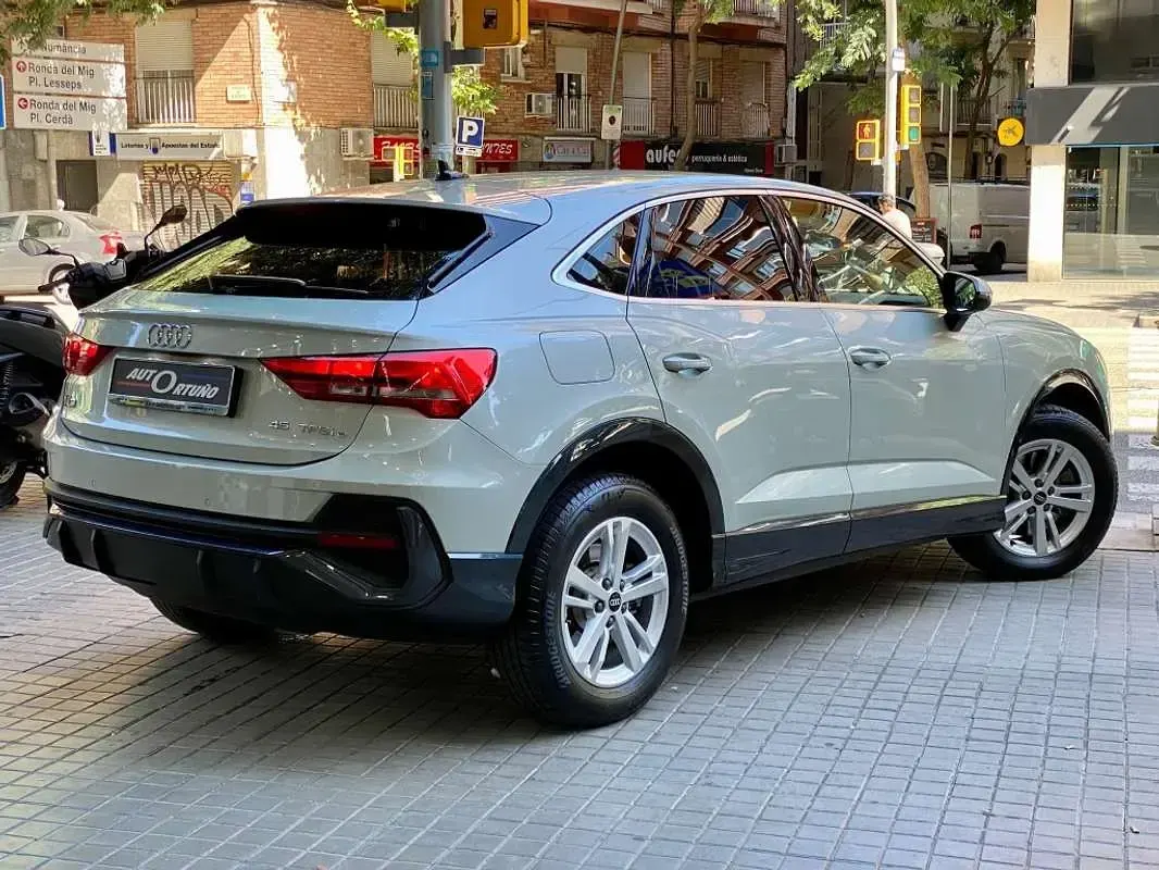Usado Audi Q3 245 CV (180 kW) 2021 Gris SUV