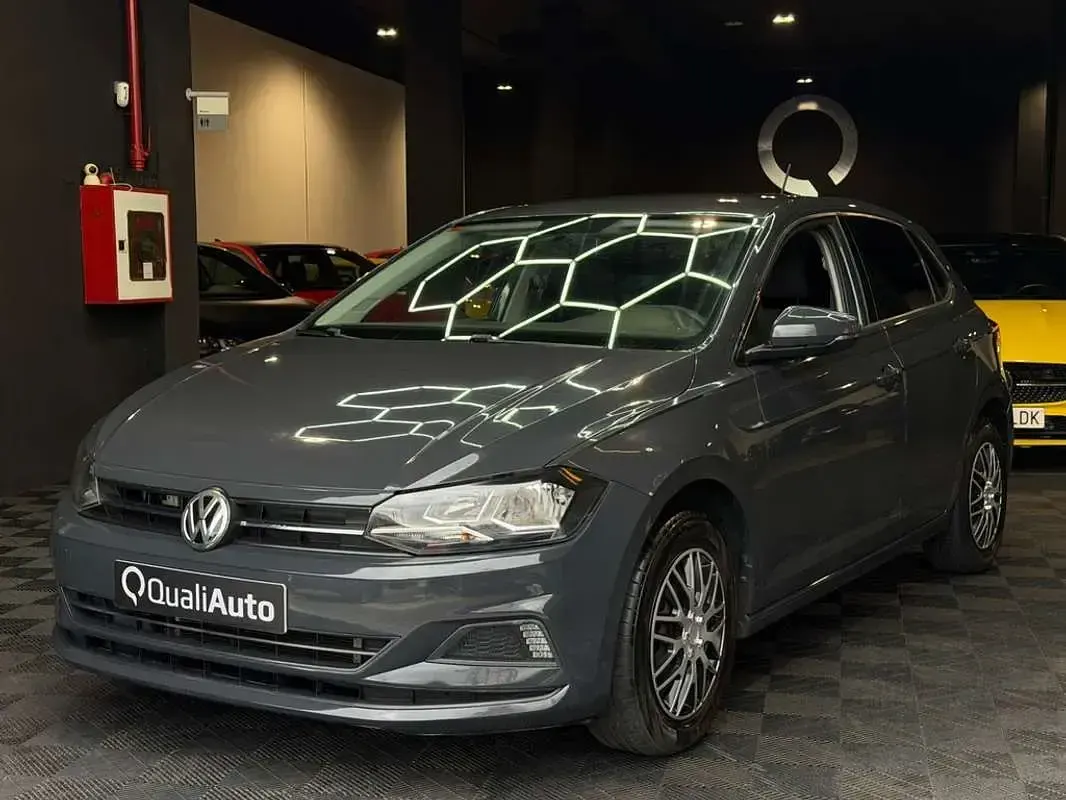 Usado VW Polo Advance 95 CV (69 kW) 2020 Gris Utilitario