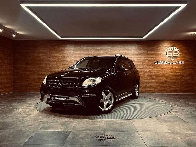 Negro Usado 2011 Mercedes ML320 Edition 1 SUV | 24.899 € - Imagen 1/4