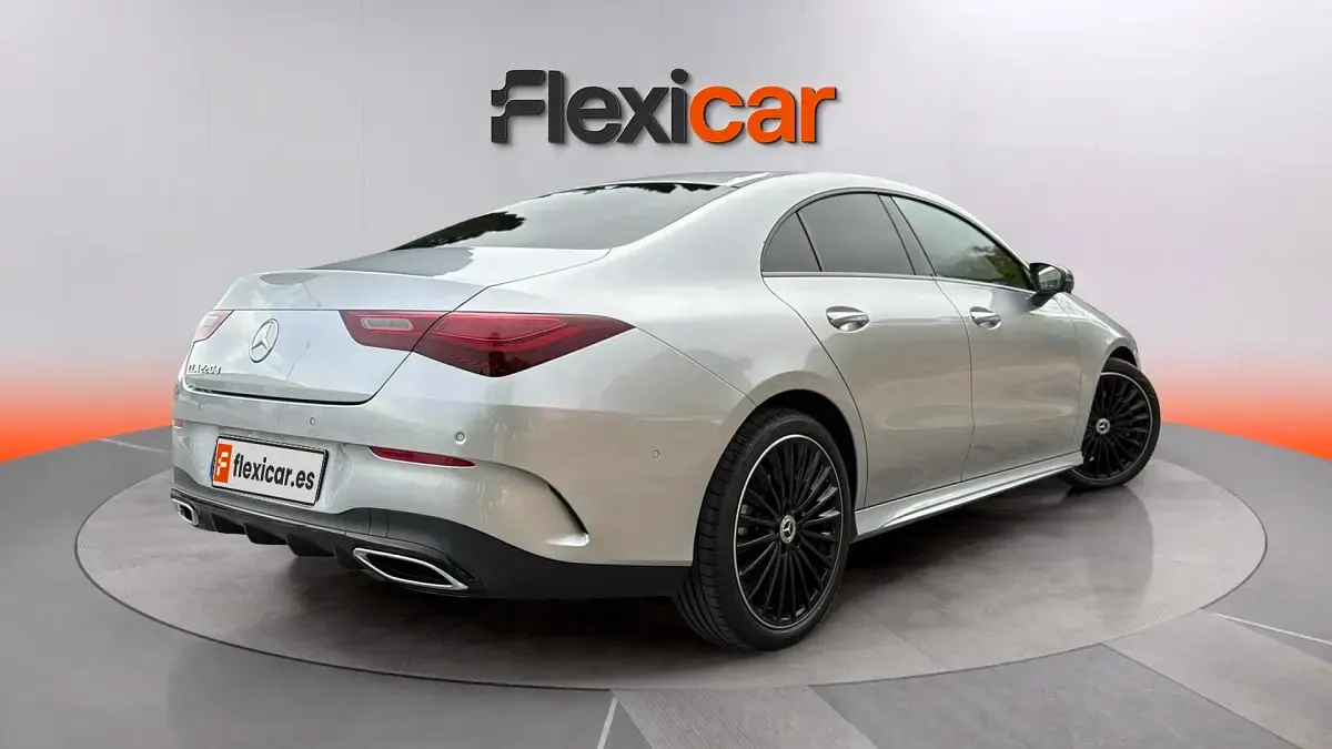 Usado Mercedes CLA220 190 CV (139 kW) 2024 Gris Coupe