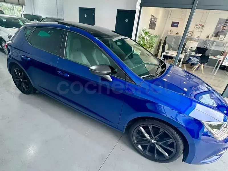 Usado Seat Leon FR 150 CV (110 kW) 2020 Azul Berlina
