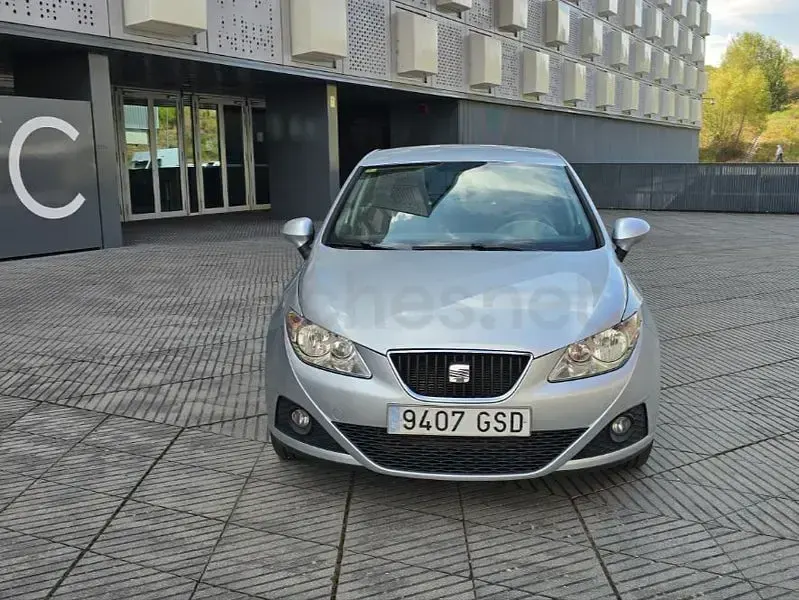 Usado Seat Ibiza Style 105 CV (77 kW) 2009 Gris / plata Berlina