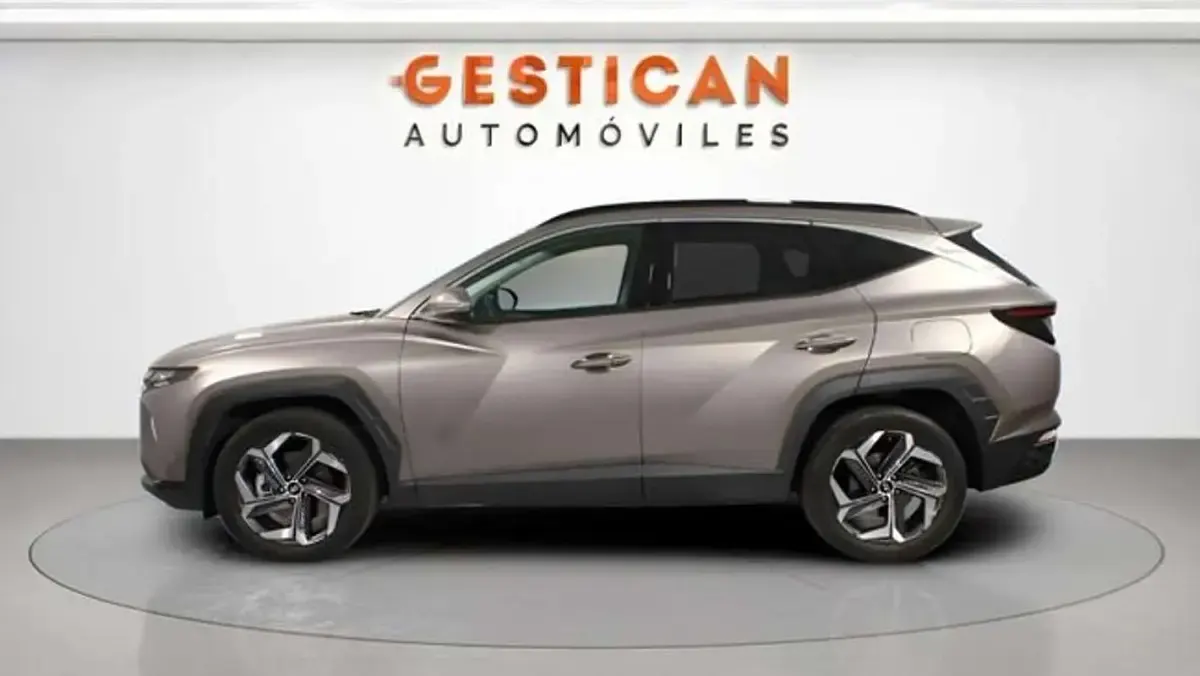 Usado Hyundai Tucson 265 CV (194 kW) 2022 Gris SUV
