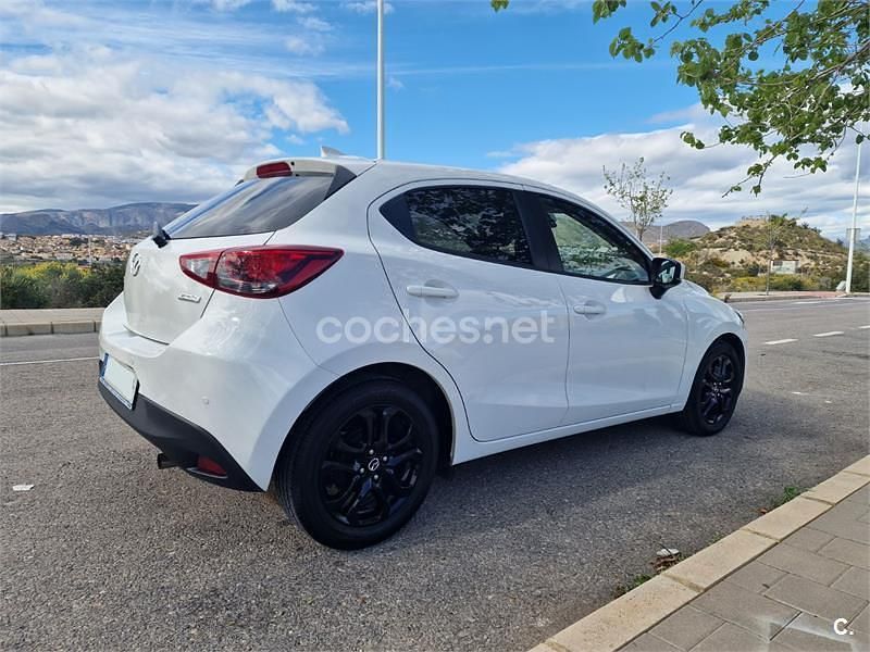 Usado Mazda 2 Edition 90 CV (66 kW) 2019 Blanco Berlina