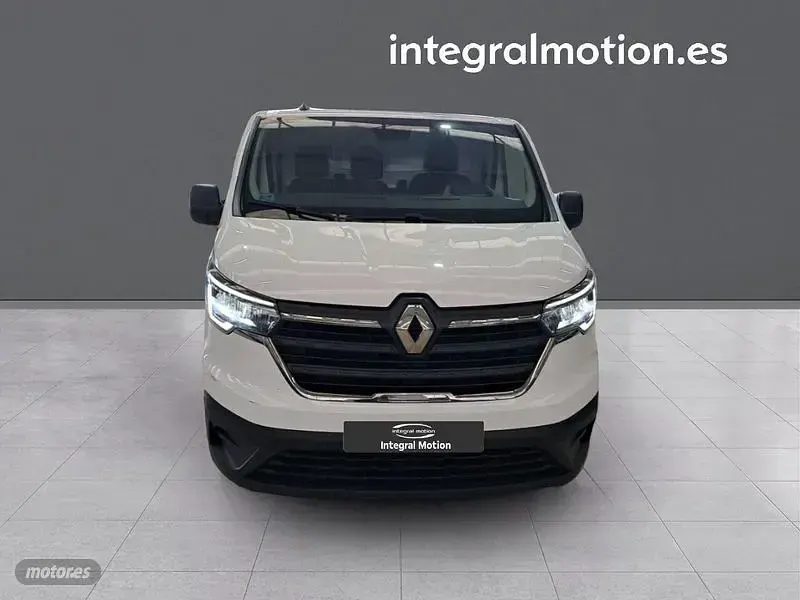 Usado Renault Trafic 130 CV (95 kW) 2023 Blanco Monovolumen