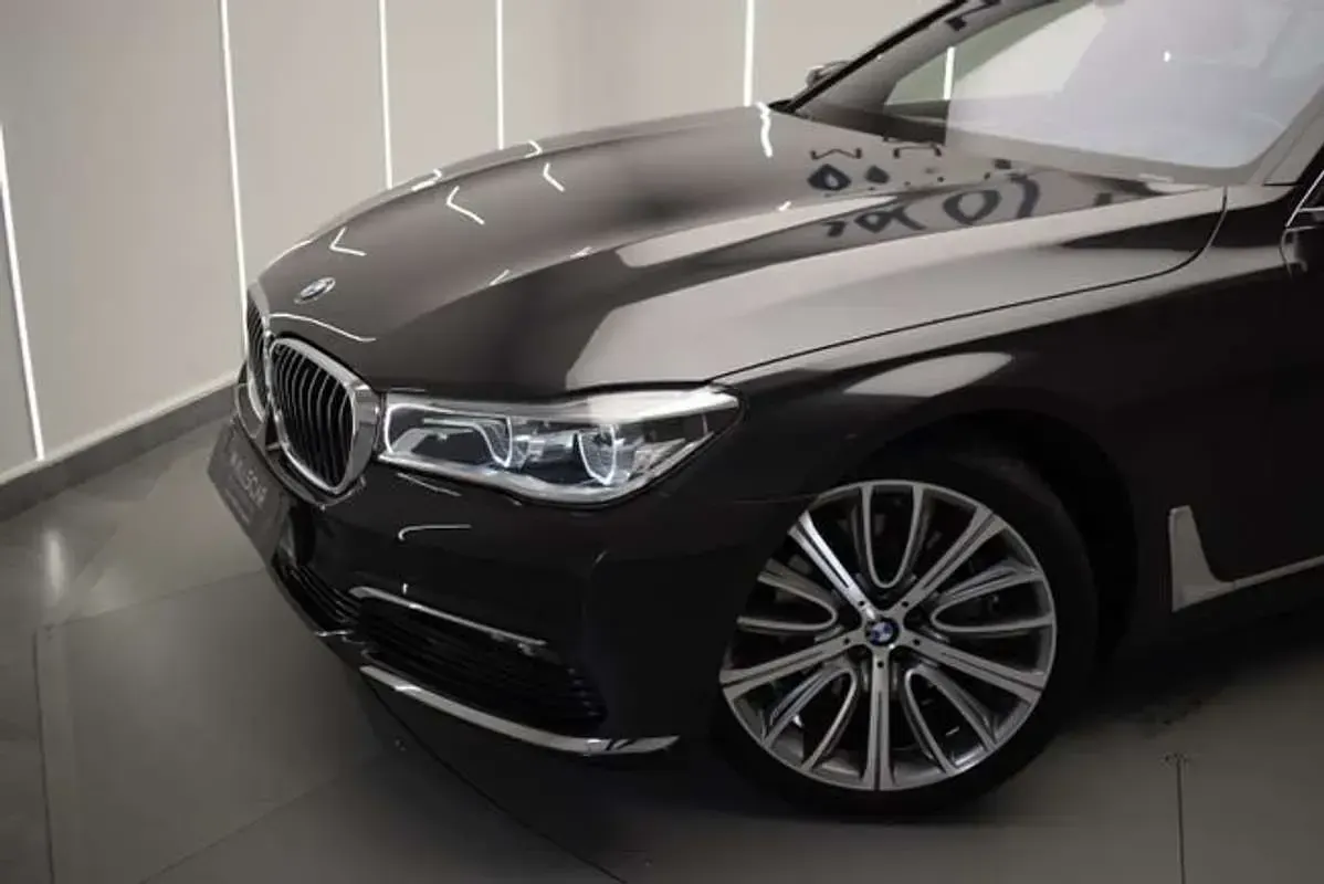 Używany BMW 730 265 KM (194 kW) 2018 Biały Sedan/Limuzyna