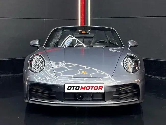 Usado Porsche 911 Carrera 4S 350 CV (257 kW) 2025 Oro Coupe
