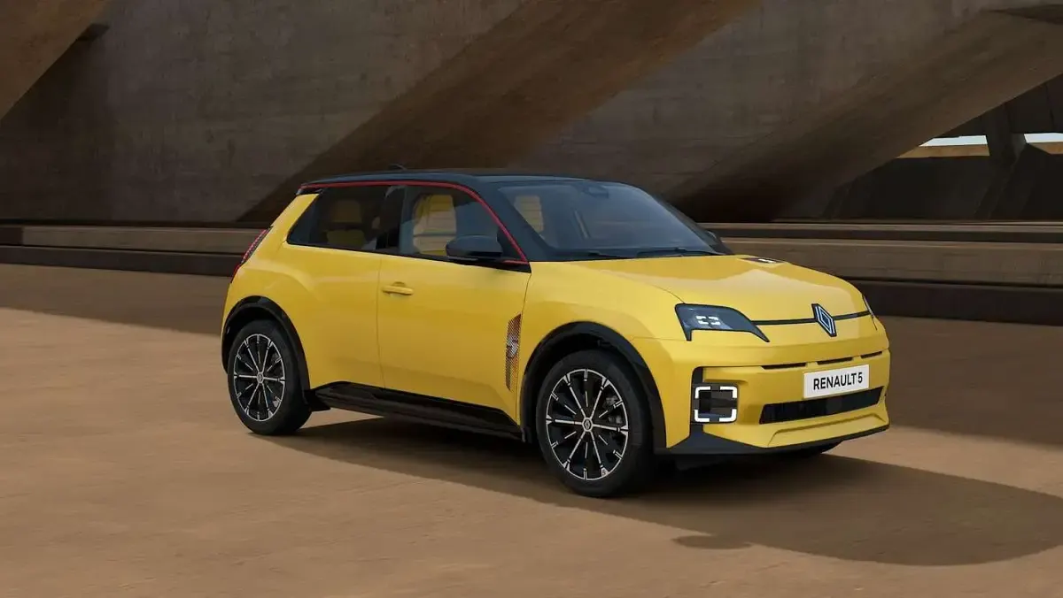 Begagnad Renault Megane E-Tech Techno 110 kW (150 HK) 2025 Gul Halvkombi