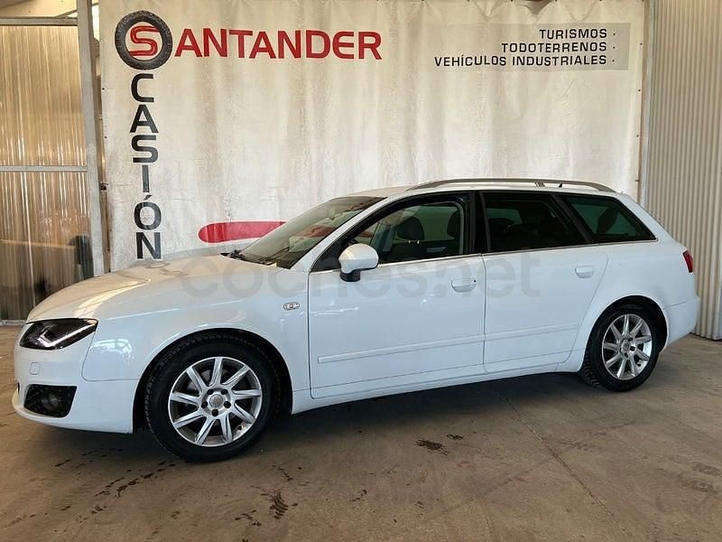 Usado Seat Exeo Ecomotive 143 CV (105 kW) 2013 Blanco Familiar