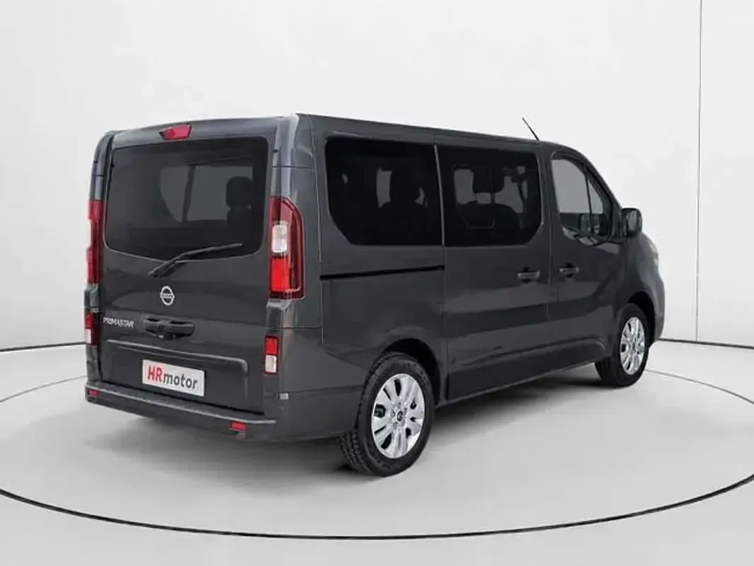 Usado Nissan Primastar Acenta 150 CV (110 kW) 2025 Gris Monovolumen