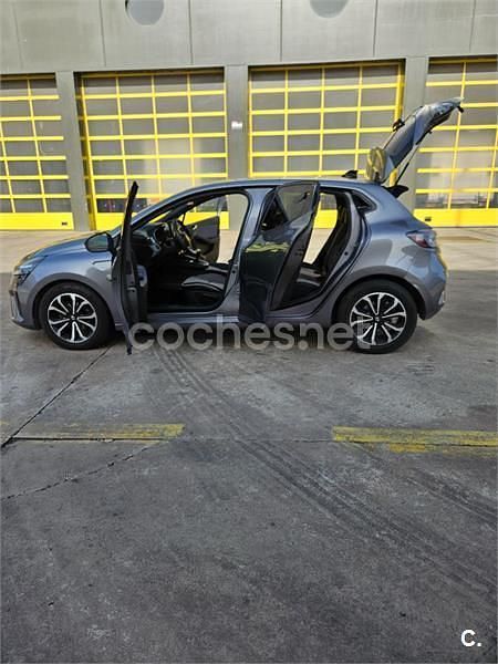 Usado Renault Clio V Techno 90 CV (66 kW) 2024 Gris / plata Berlina
