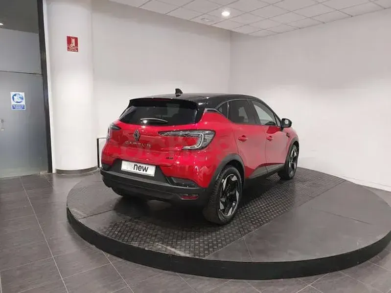 Usado Renault Captur Techno 145 CV (106 kW) 2025 Rojo SUV