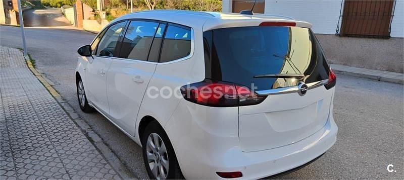 Usado Opel Zafira Family 140 CV (102 kW) 2018 Blanco Monovolumen