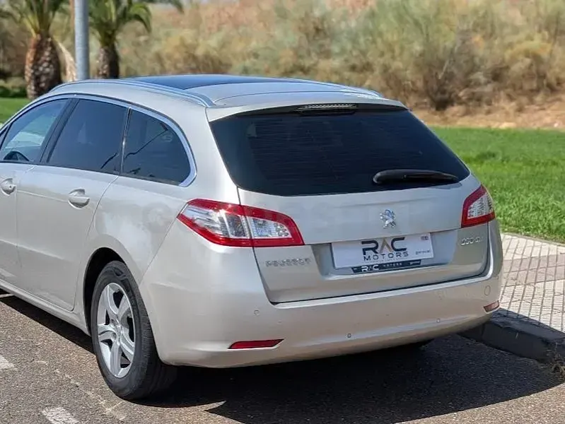 Usado Peugeot 508 SW Allure 163 CV (119 kW) 2011 Beige Familiar