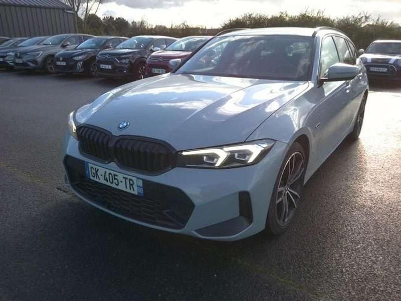 Usado BMW 320e M Sport 204 CV (150 kW) 2023 Blanco Familiar