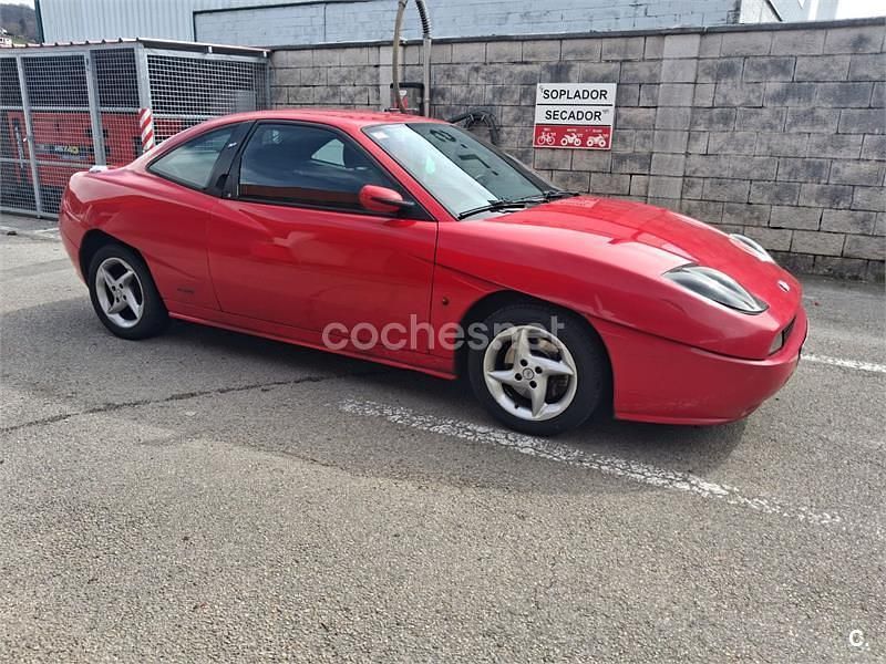 Usado Fiat Coupé 130 CV (95 kW) 2000 Rojo Coupe