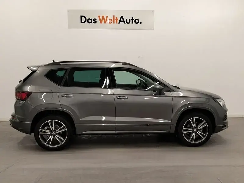 Usado Seat Ateca FR 150 CV (110 kW) 2025 Gris / plata SUV