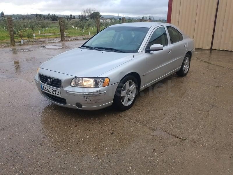 Usado Volvo S60 Momentum 185 CV (136 kW) 2006 Gris / plata Berlina