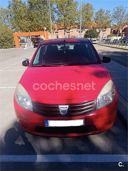 Rojo Usado 2009 Dacia Sandero Ambiance Berlina | 4000 € (Precio justo) - Imagen 1/4