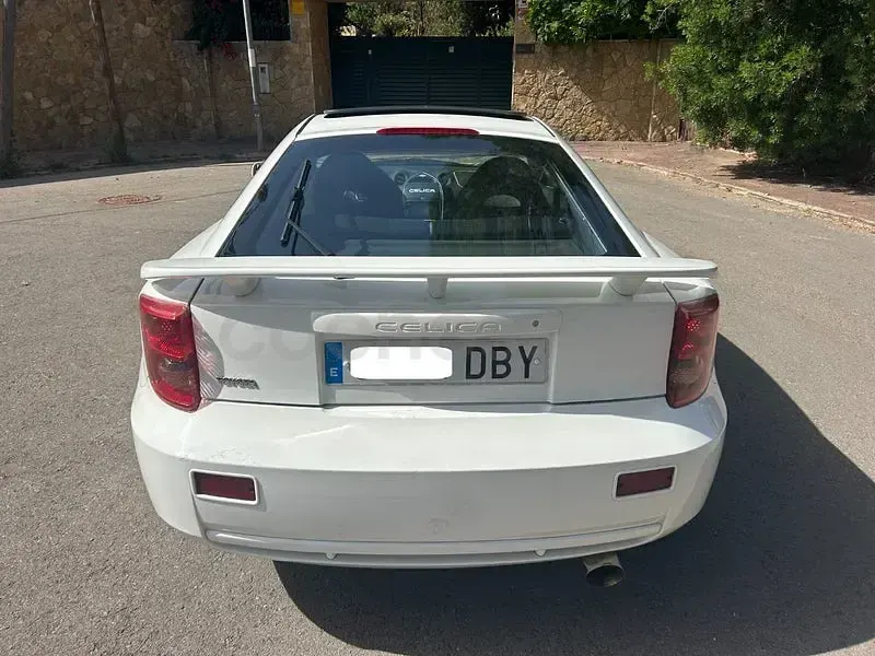 Usado Toyota Celica 143 CV (105 kW) 2004 Blanco Coupe