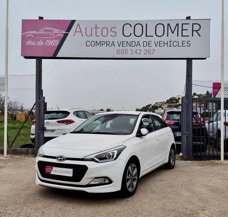 Usado Hyundai i20 84 CV (61 kW) 2015 Blanco Utilitario