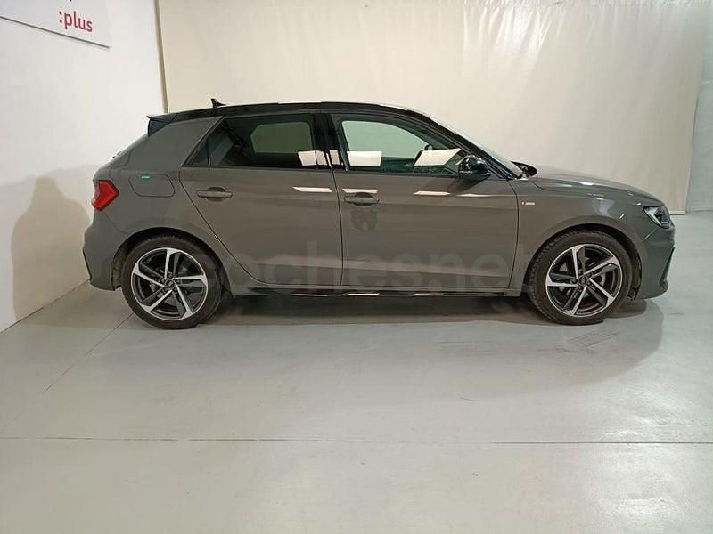 Usado Audi A1 Sportback Black Edition 116 CV (85 kW) 2025 Gris / plata Utilitario