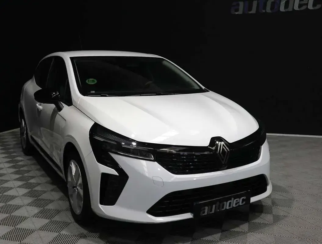 Usado Renault Clio Evolution 101 CV (74 kW) 2025 Blanco Utilitario