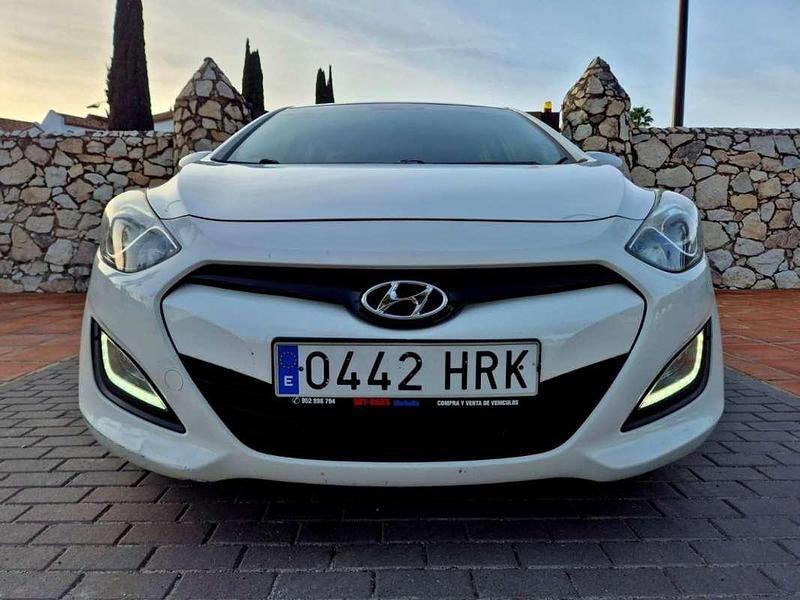 Usado Hyundai i30 110 CV (80 kW) 2013 Blanco Utilitario