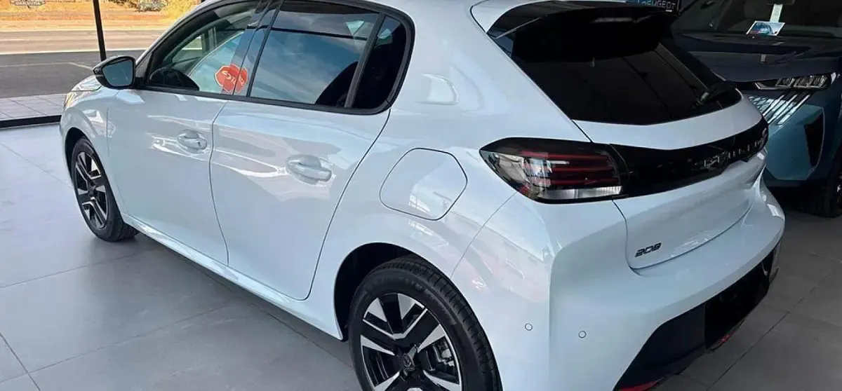 Nuevo Peugeot 208 Allure 102 CV (75 kW) 2025 Blanc Utilitario