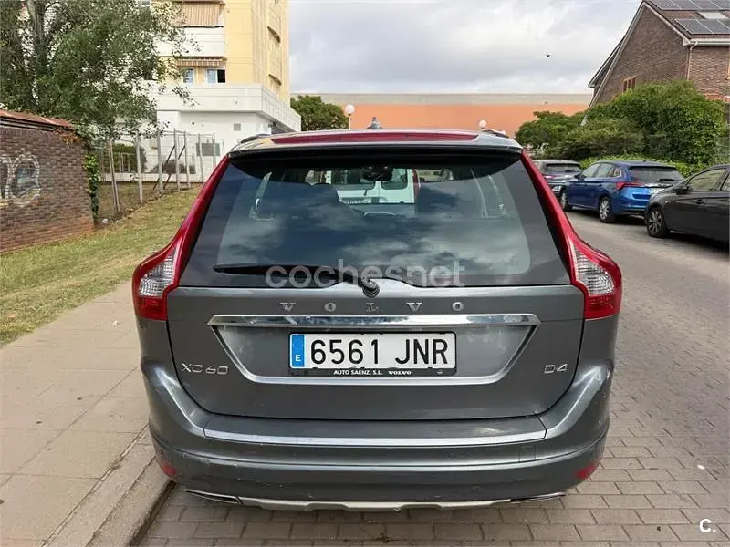 Usado Volvo XC60 Momentum 181 CV (133 kW) 2016 Gris / plata SUV