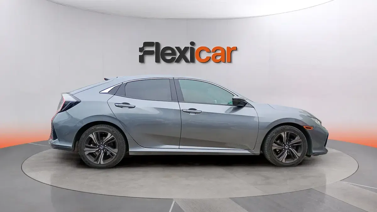Usado Honda Civic Comfort 129 CV (94 kW) 2018 Gris Berlina