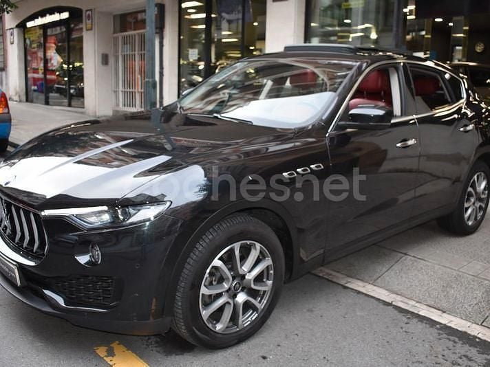 Negro Usado 2020 Maserati Levante SUV | 34.999 € (Precio justo) - Imagen 1/4